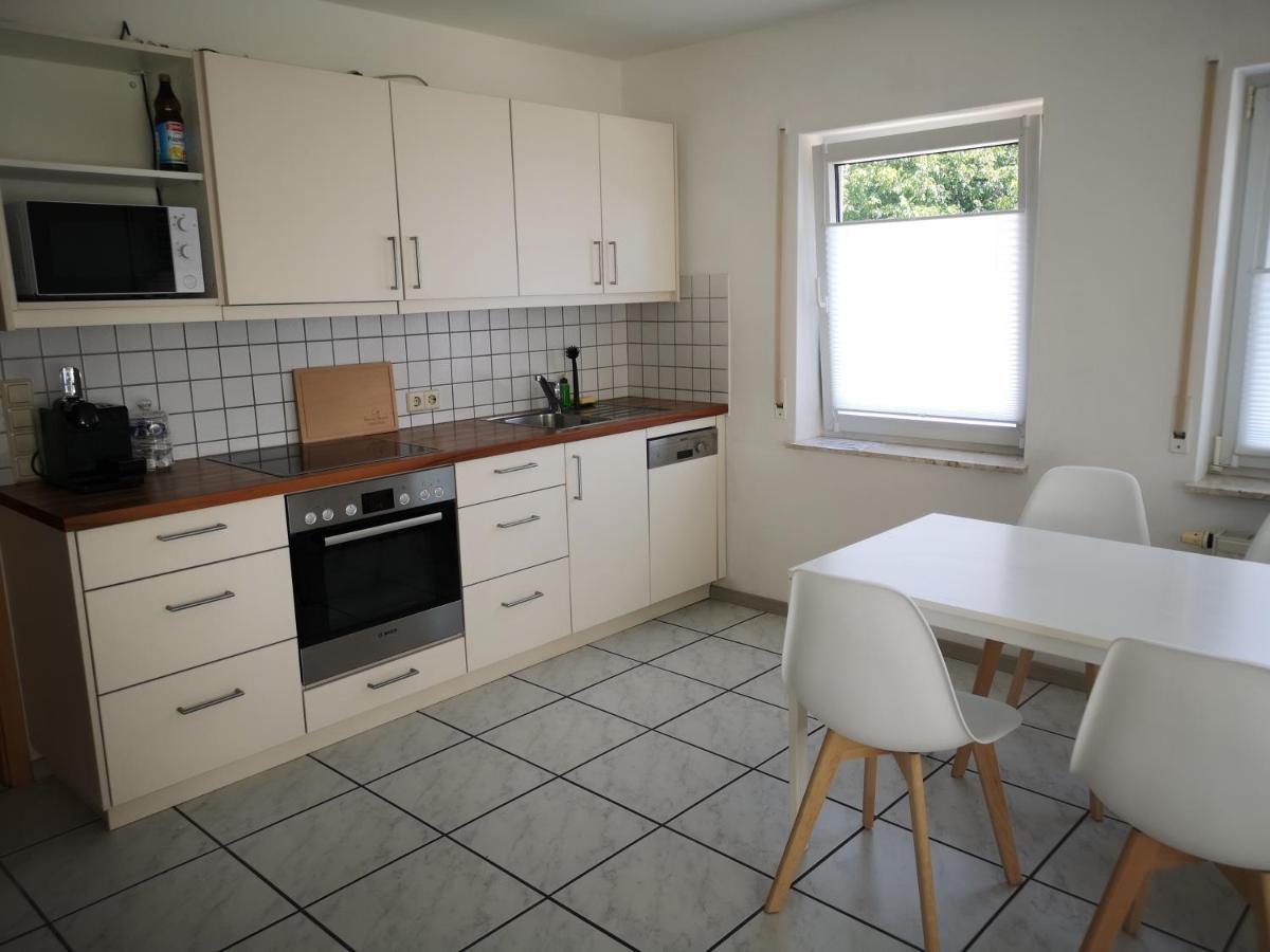 Familienfreundliche Ferienwohnung Mit Wohlfuehlbalkon Und Kostenlosem Parkplatz Nahe Messe Und Bodensee Meckenbeuren Exterior foto